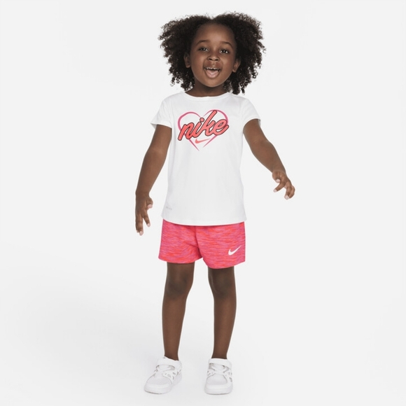 NWT Girl’s Nike Dri-Fit T-shirt Size 4T White Pink Orange Heart Graphic Logo - Picture 2 of 14
